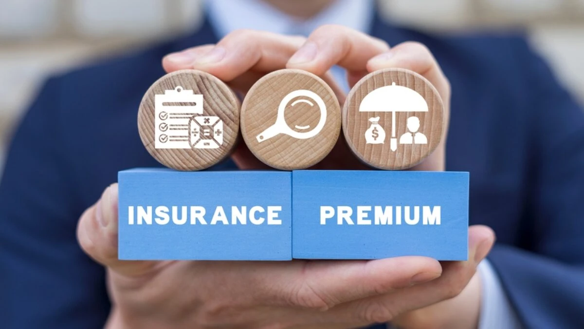 Báo cáo tài chính kèm biểu đồ và dự báo đầu tư, minh họa các khía cạnh quan trọng của việc tài trợ khách sạn.